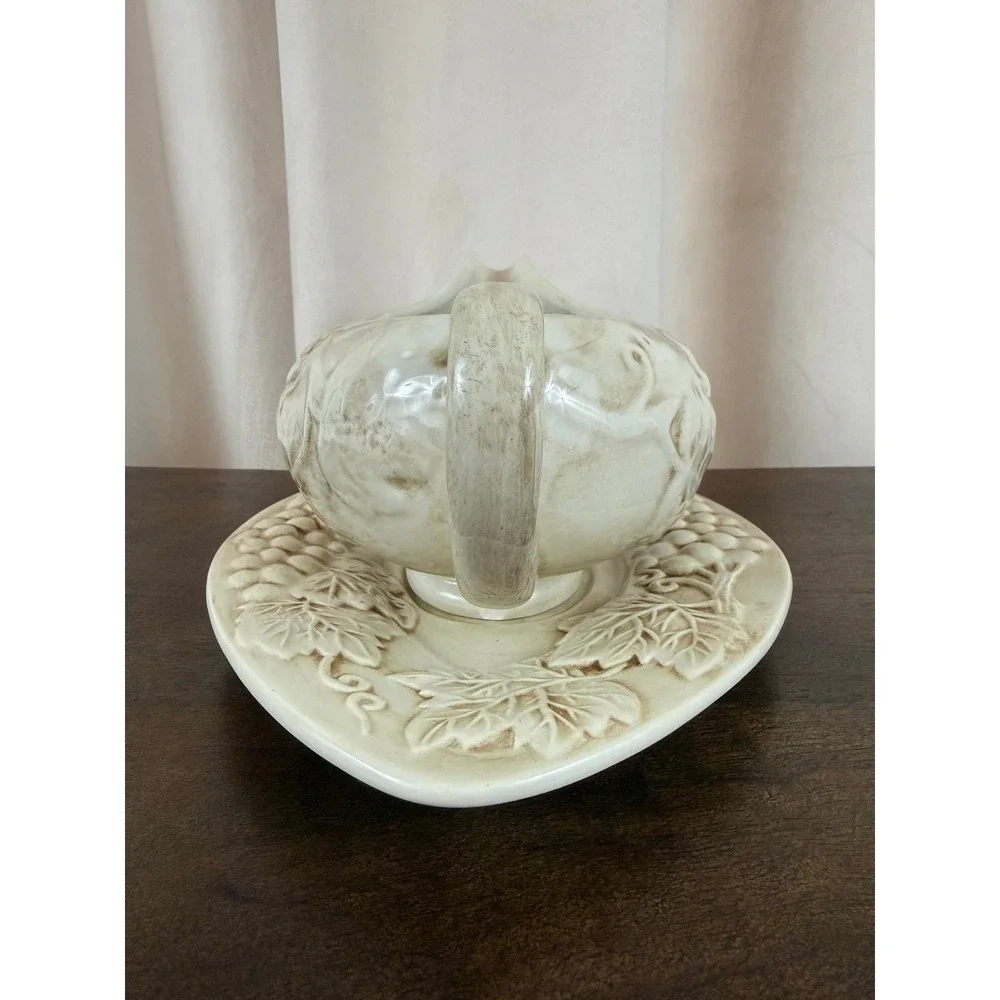 Vintage Harry and David Hda1 Grapes Portugal Gravy Boat and Tray‎ READ
